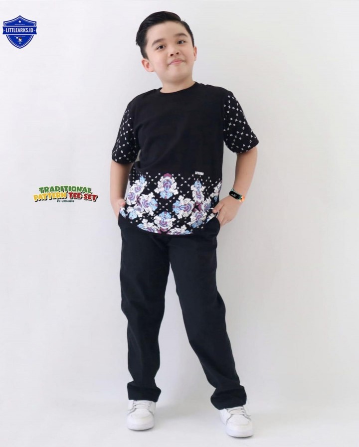 TRADITIONAL PATTERN TEE-SET BY LITTLEARKS